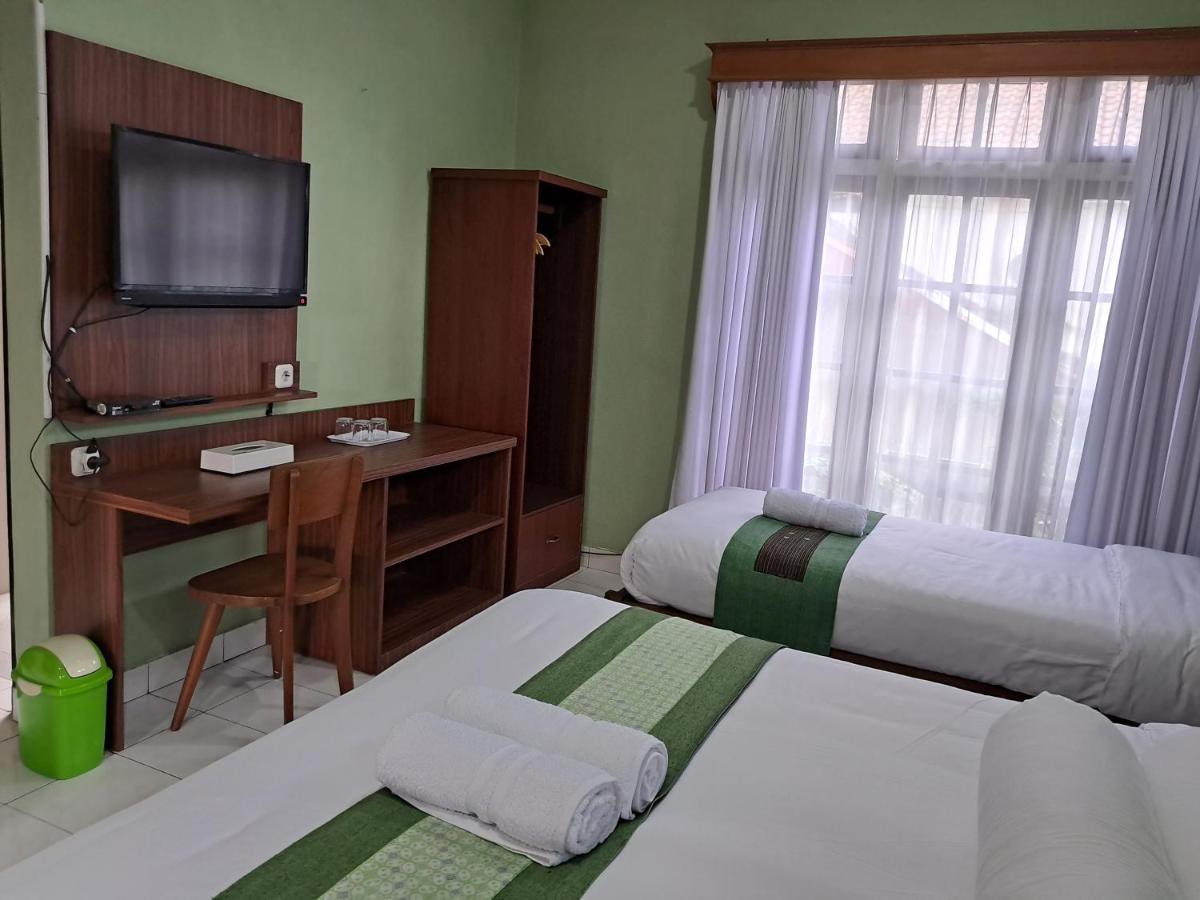Griya Jene Homestay Syariah Ngabean Exteriér fotografie