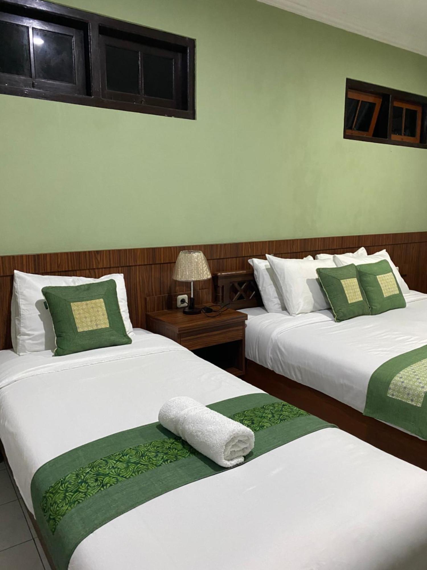 Griya Jene Homestay Syariah Ngabean Exteriér fotografie